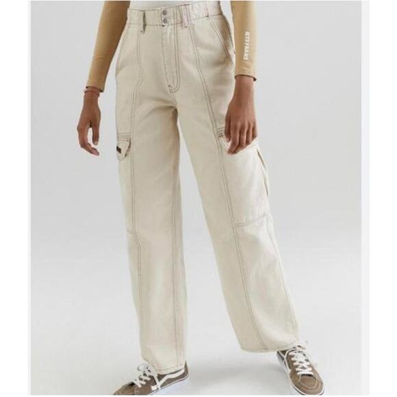 BDG Urban Outfitters Cream High Rise Denim Cargo Pants NWOT Size 29 - Picture 1 of 10